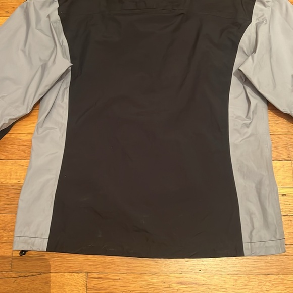 Team Realtree Paclite Gore-Tex Jacket in Black & Grey, size Large - Picture 13 of 14